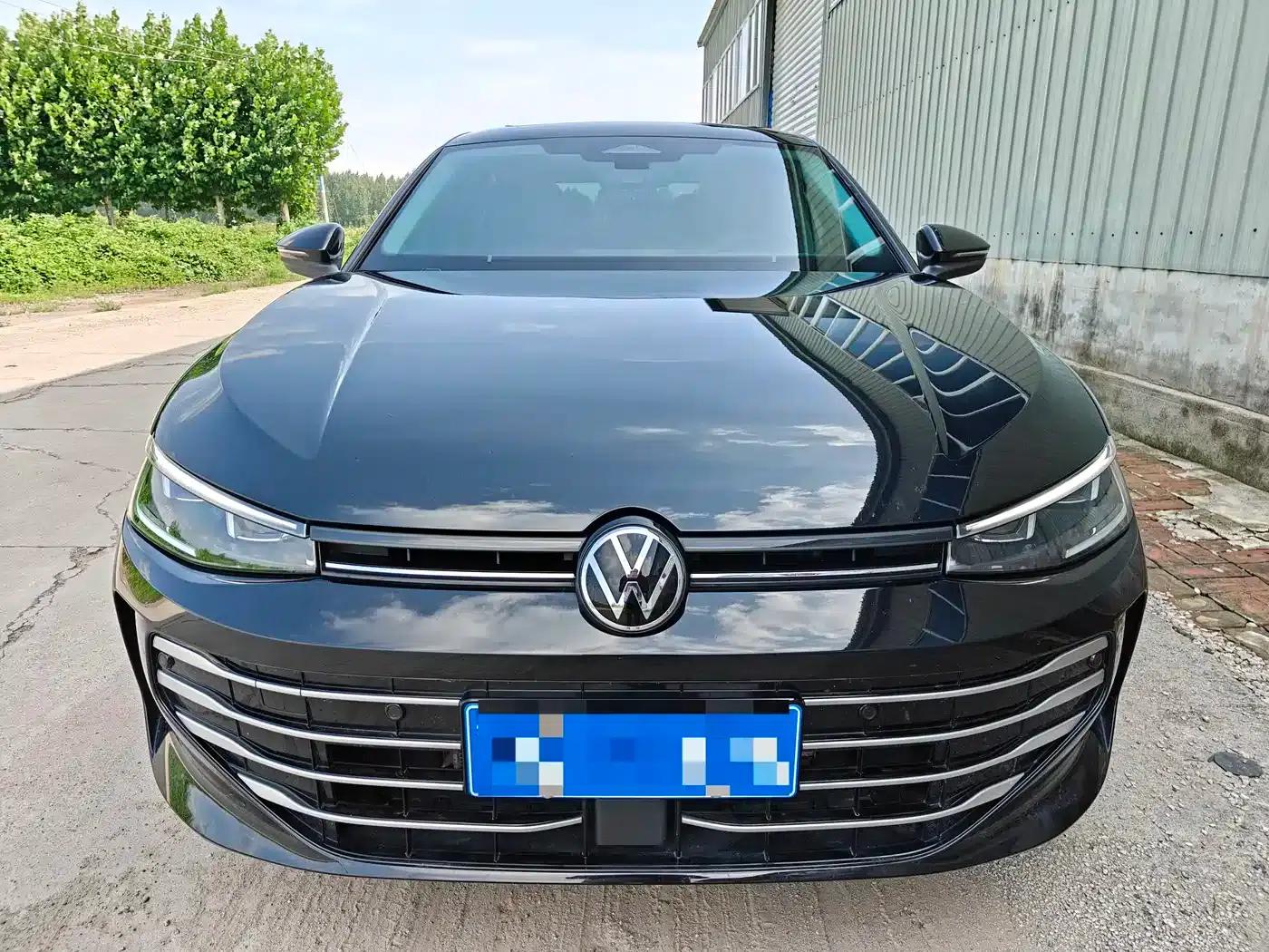2025 Volkswagen Passat Pro 380TSI Dragon Edition — миниатюра 2