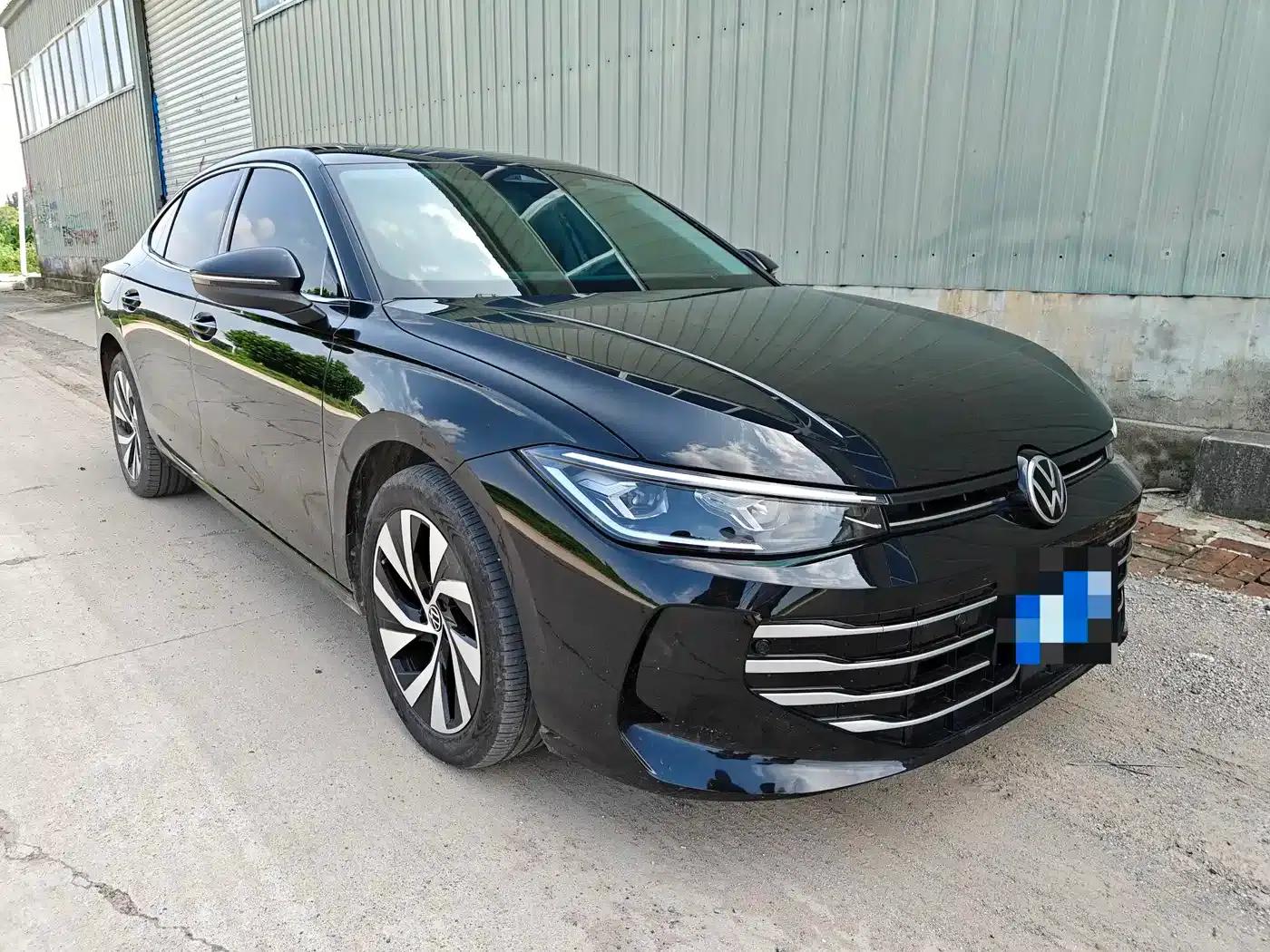 2025 Volkswagen Passat Pro 380TSI Dragon Edition — миниатюра 3