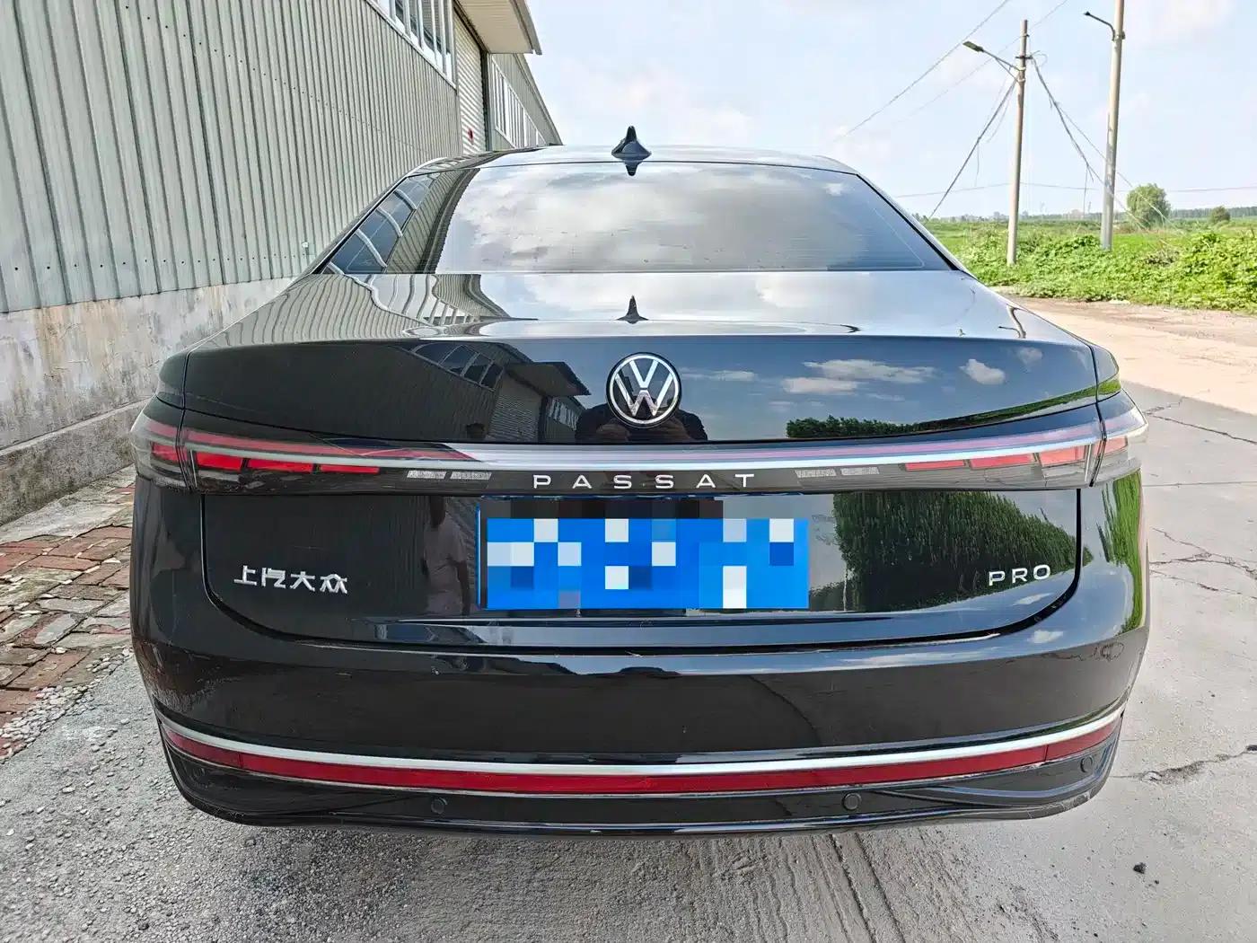 2025 Volkswagen Passat Pro 380TSI Dragon Edition — миниатюра 4