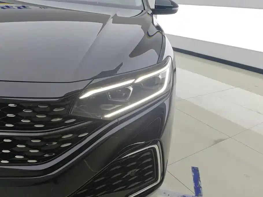 2022 Volkswagen Passat 330TSI Starry Sky Luxury Edition — миниатюра 5