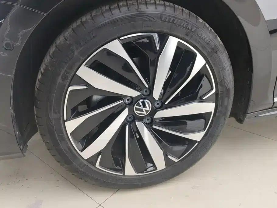 2022 Volkswagen Passat 330TSI Starry Sky Luxury Edition — миниатюра 6