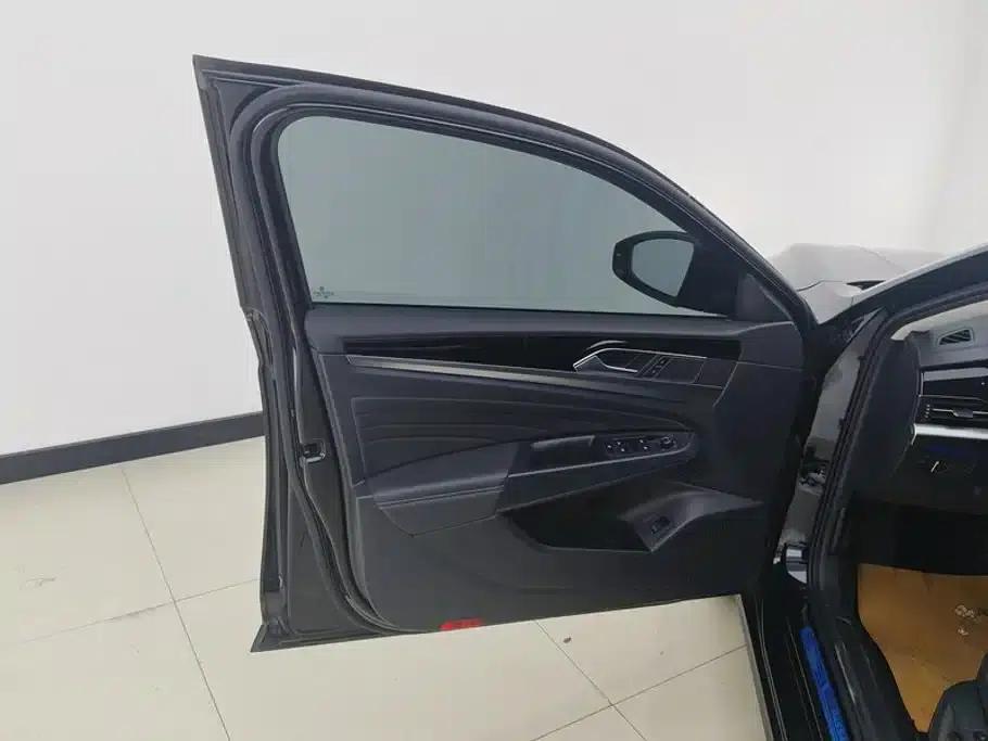 2022 Volkswagen Passat 330TSI Starry Sky Luxury Edition — миниатюра 7