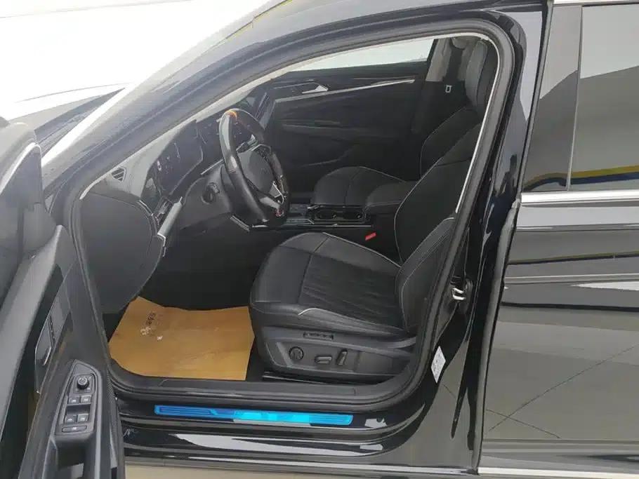 2022 Volkswagen Passat 330TSI Starry Sky Luxury Edition — миниатюра 9
