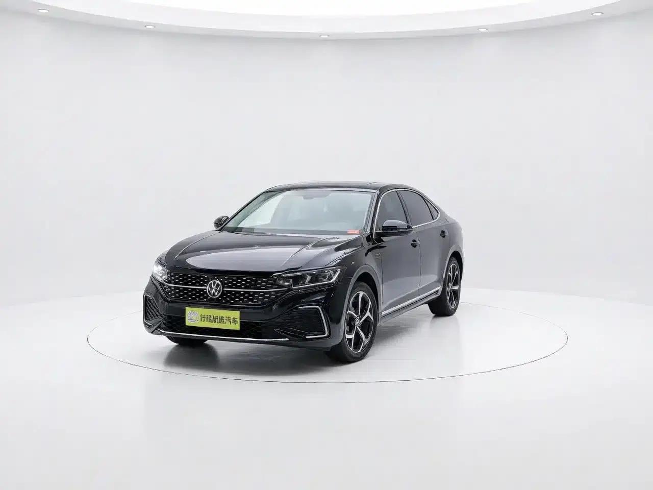2025 Volkswagen Passat Outstanding Edition 330TSI Starry Sky Elite Edition — миниатюра 1