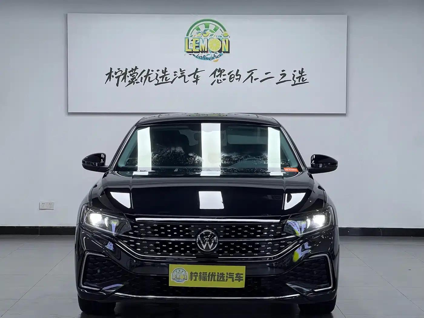 2025 Volkswagen Passat Outstanding Edition 330TSI Starry Sky Elite Edition — миниатюра 2