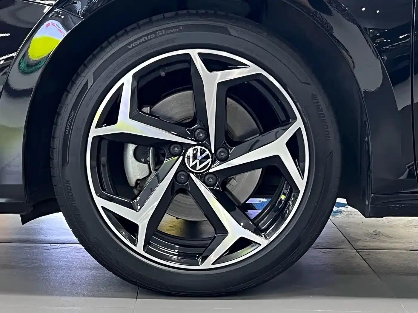 2025 Volkswagen Passat Outstanding Edition 330TSI Starry Sky Elite Edition — миниатюра 12