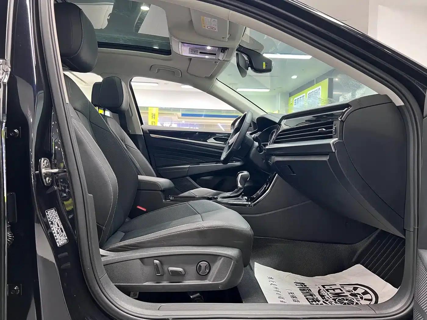 2025 Volkswagen Passat Outstanding Edition 330TSI Starry Sky Elite Edition — миниатюра 19