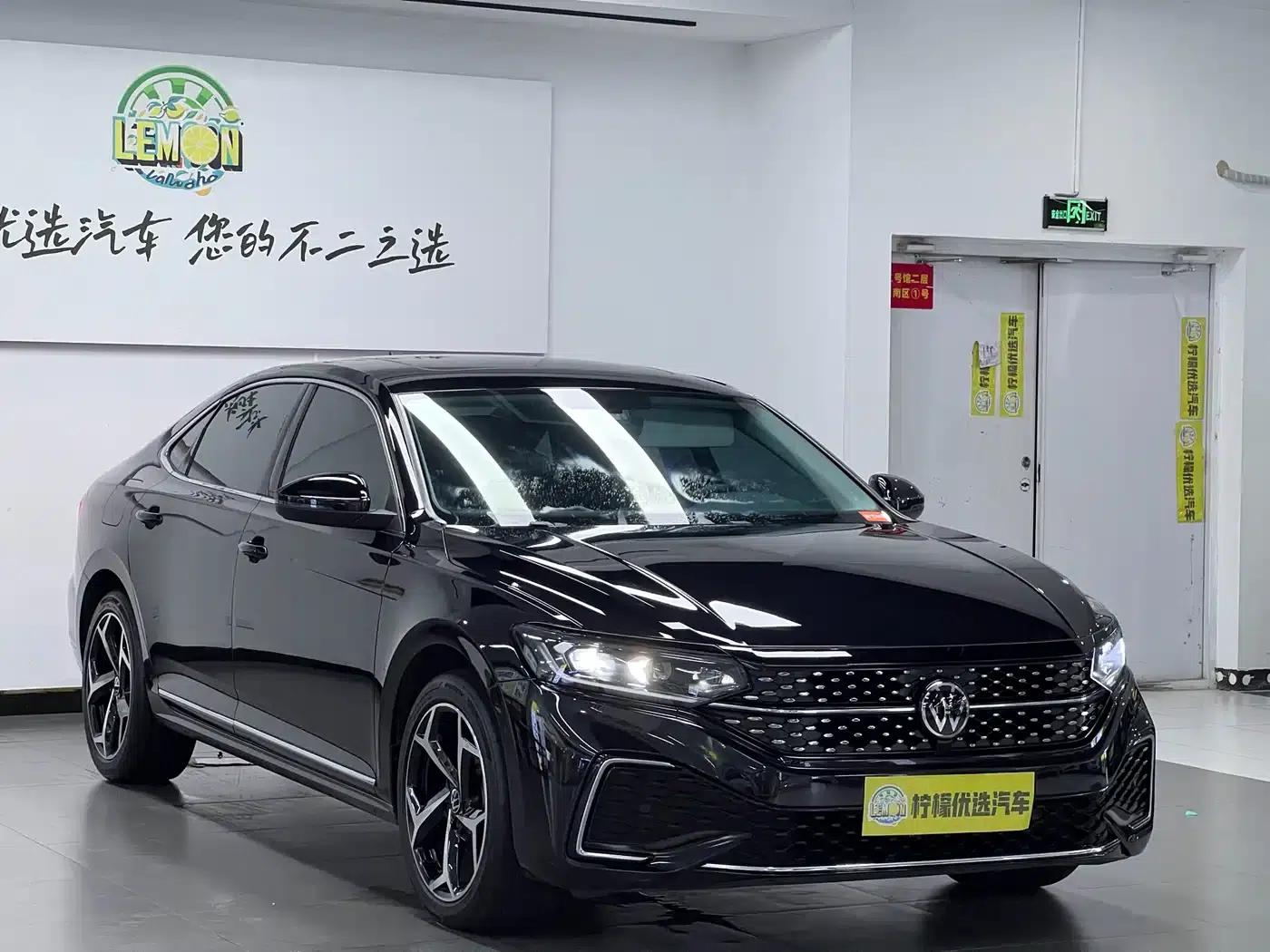 2025 Volkswagen Passat Outstanding Edition 330TSI Starry Sky Elite Edition — миниатюра 3