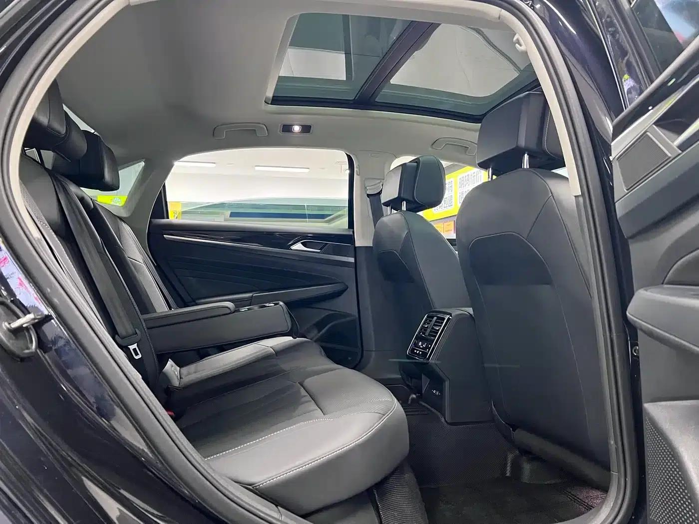 2025 Volkswagen Passat Outstanding Edition 330TSI Starry Sky Elite Edition — миниатюра 21