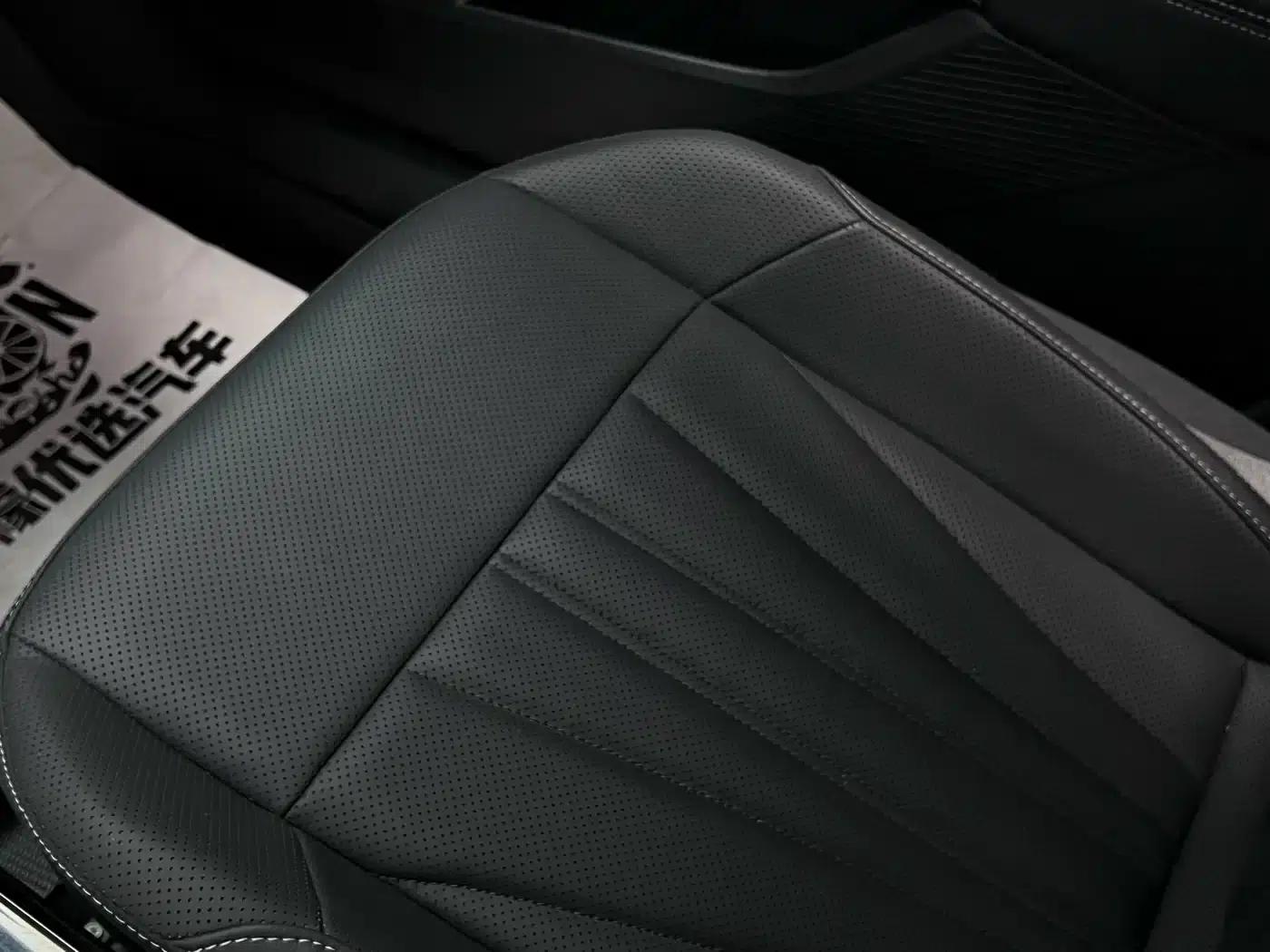 2025 Volkswagen Passat Outstanding Edition 330TSI Starry Sky Elite Edition — миниатюра 23