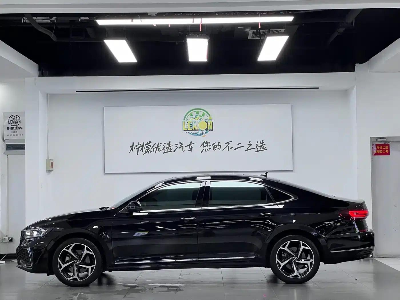 2025 Volkswagen Passat Outstanding Edition 330TSI Starry Sky Elite Edition — миниатюра 4