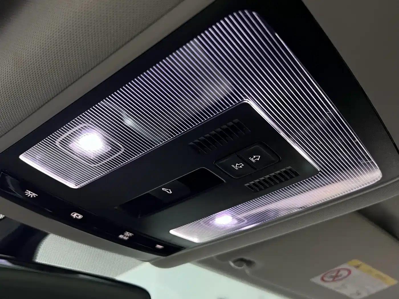 2025 Volkswagen Passat Outstanding Edition 330TSI Starry Sky Elite Edition — миниатюра 37