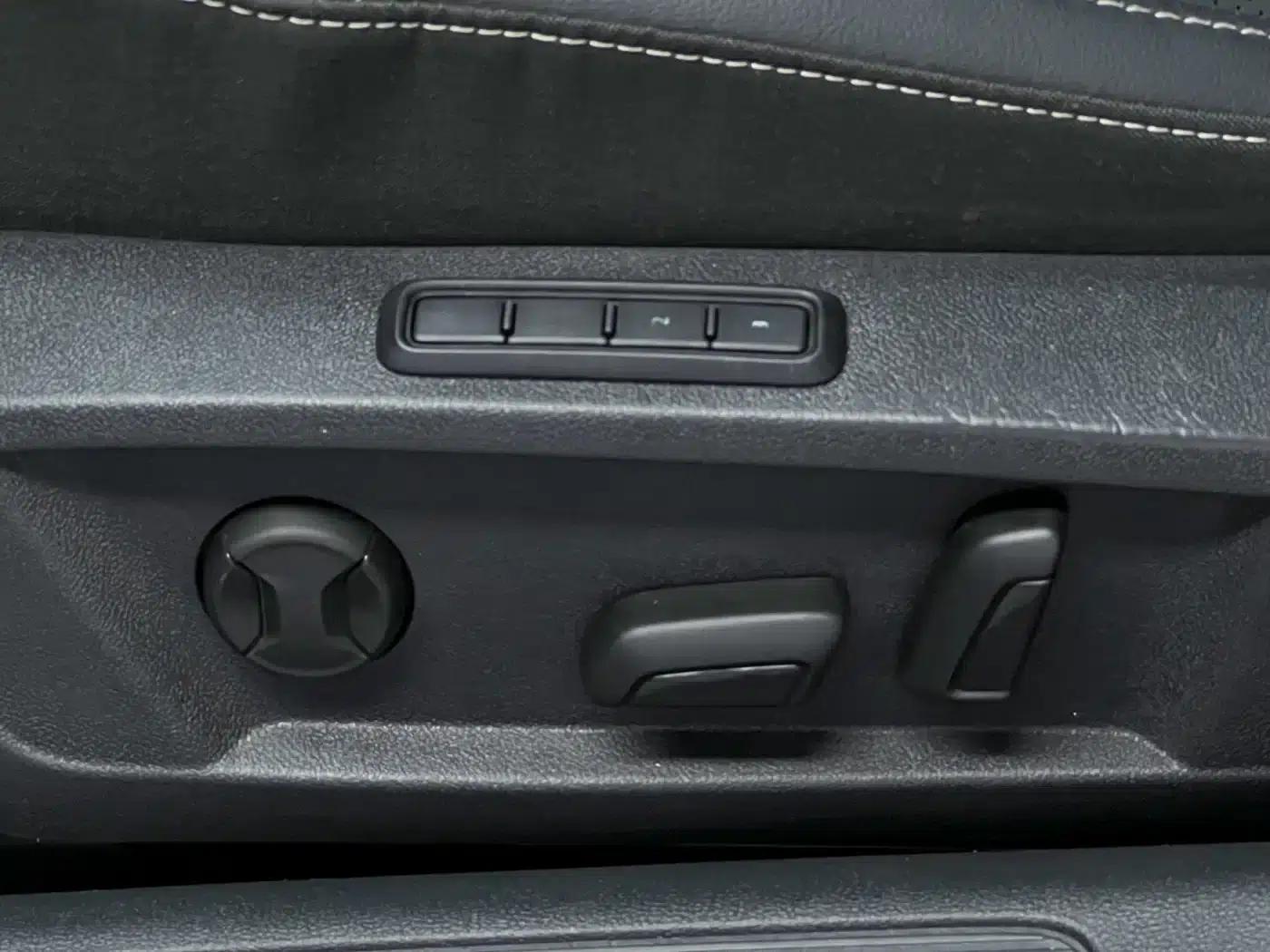 2025 Volkswagen Passat Outstanding Edition 330TSI Starry Sky Elite Edition — миниатюра 40