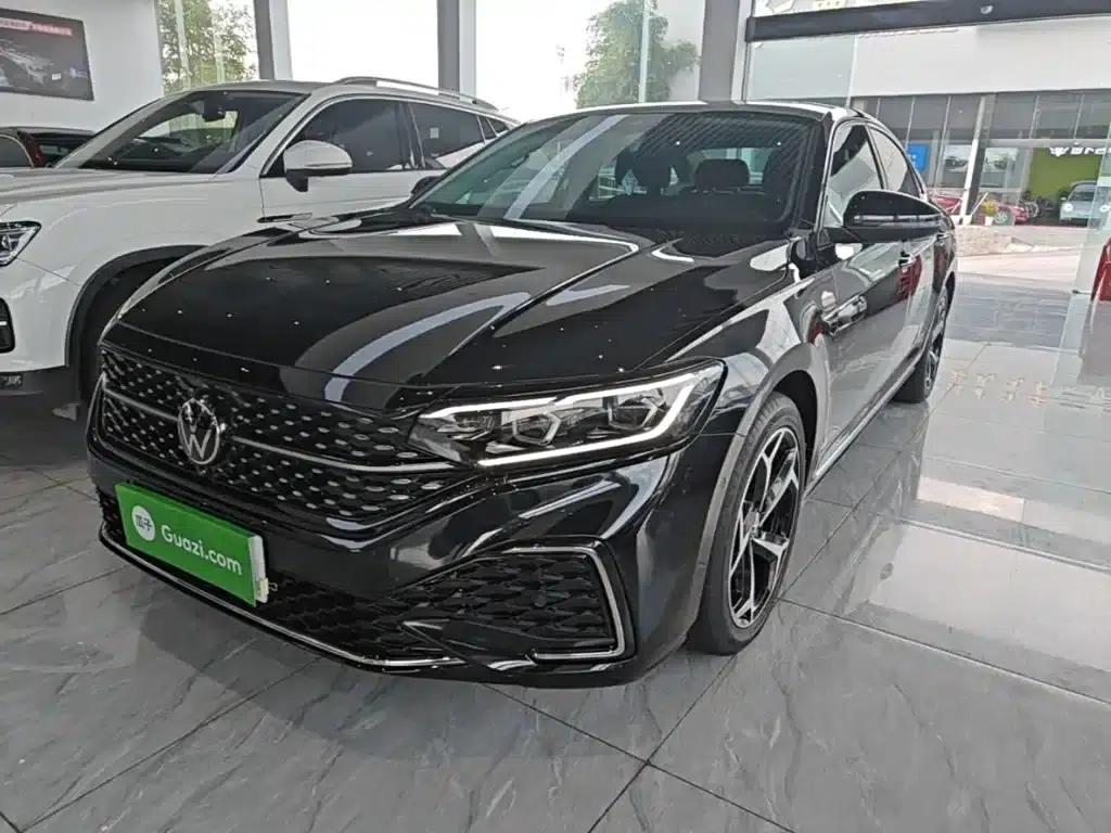 2023 Passat Facelift 330TSI Starry Sky Luxury Edition — миниатюра 2