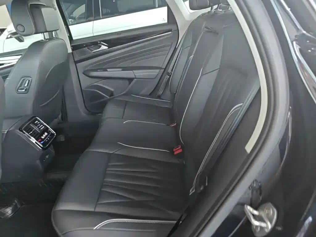 2023 Passat Facelift 330TSI Starry Sky Luxury Edition — миниатюра 17