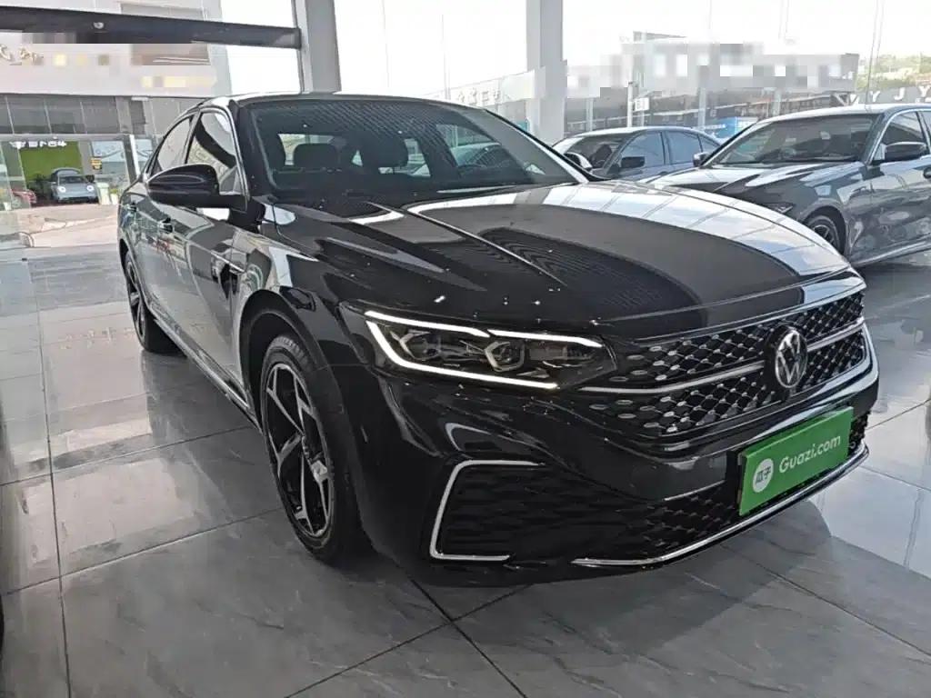 2023 Passat Facelift 330TSI Starry Sky Luxury Edition — миниатюра 4