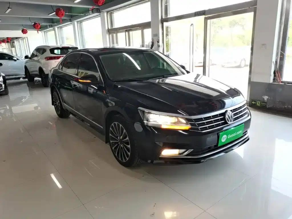 2017 Passat 330TSI DSG Premium Edition — миниатюра 4