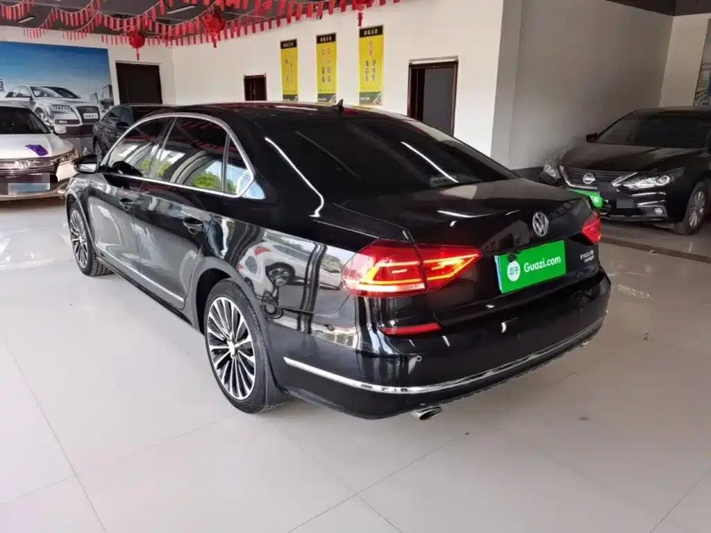 2017 Passat 330TSI DSG Premium Edition — миниатюра 5