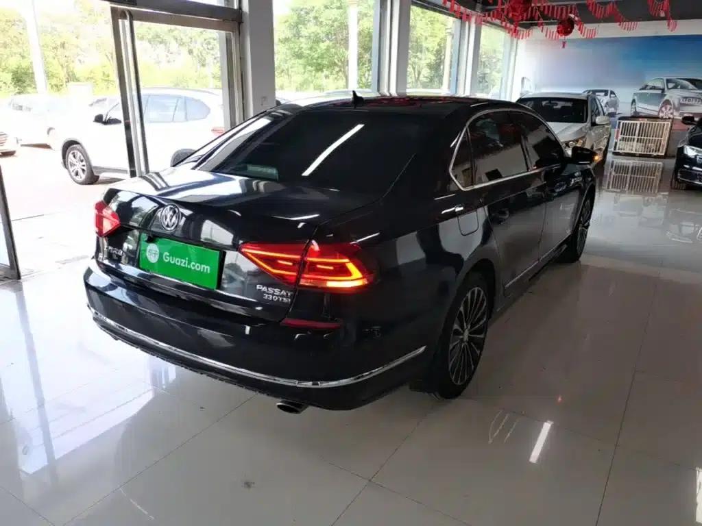 2017 Passat 330TSI DSG Premium Edition — миниатюра 7