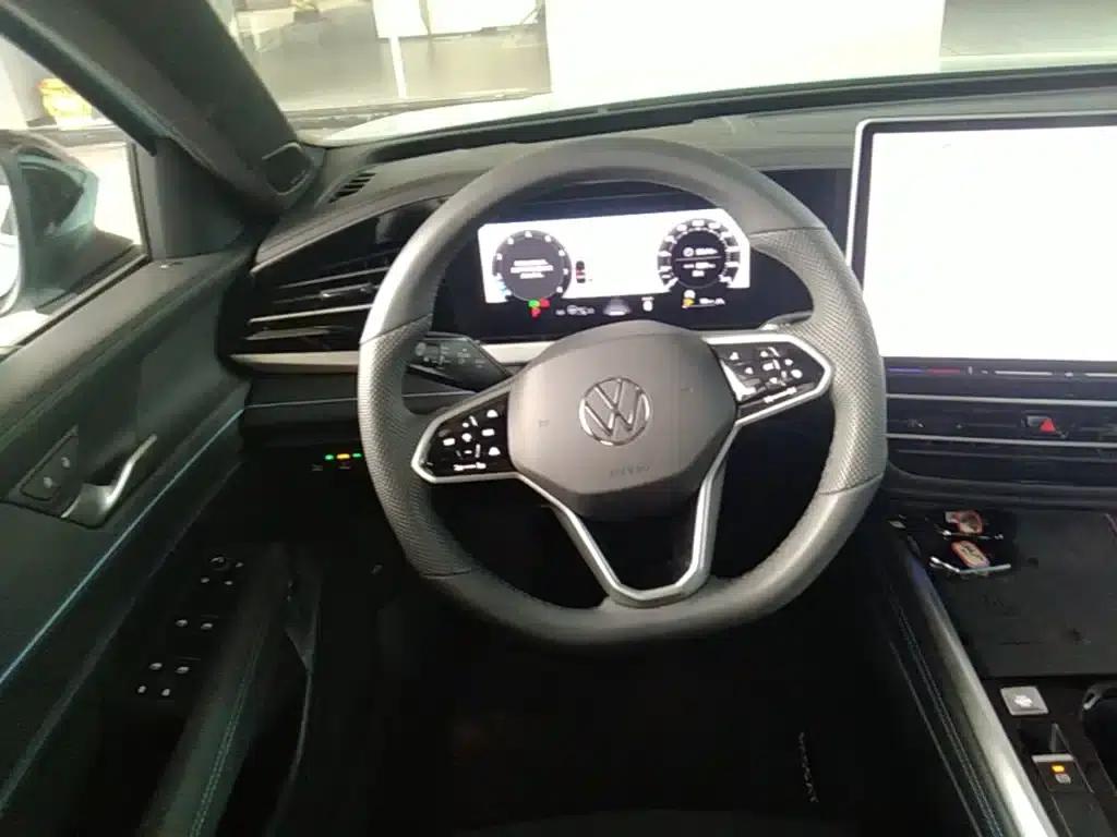 2026 Passat Pro 380TSI Starry Dragon Edition — миниатюра 17