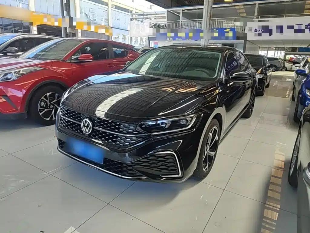 2025 Volkswagen Passat Outstanding Edition 330TSI Starry Sky Elite Edition — миниатюра 1