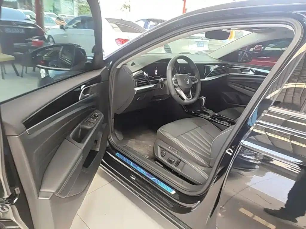 2025 Volkswagen Passat Outstanding Edition 330TSI Starry Sky Elite Edition — миниатюра 16