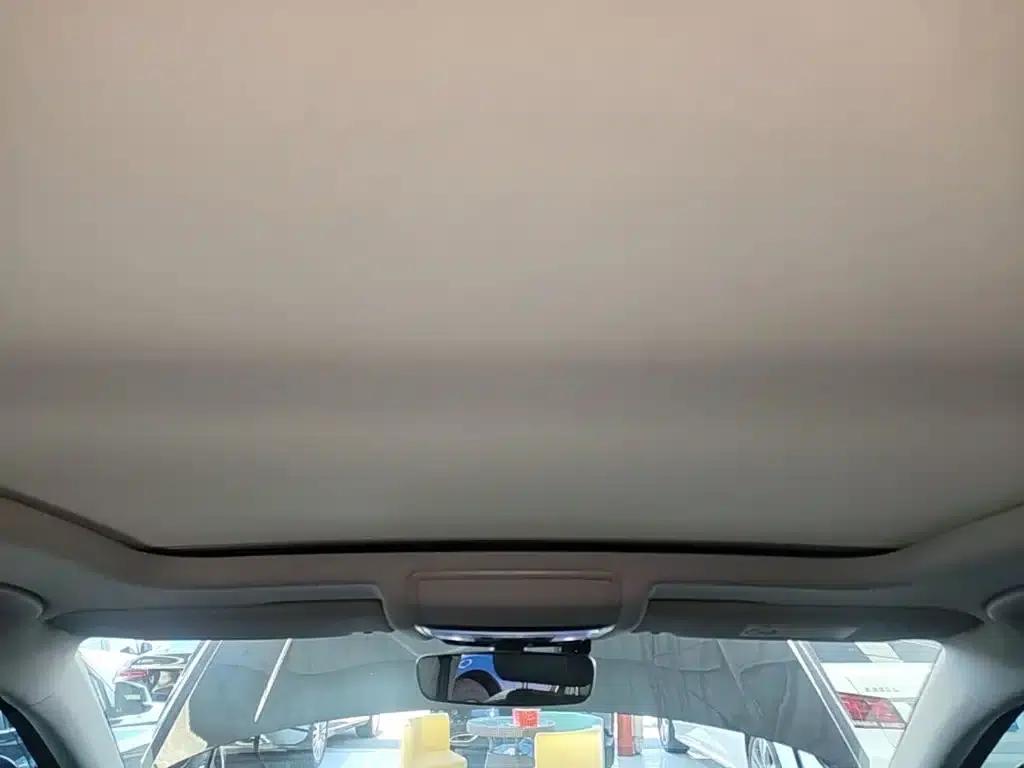 2025 Volkswagen Passat Outstanding Edition 330TSI Starry Sky Elite Edition — миниатюра 18