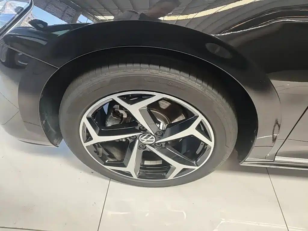 2025 Volkswagen Passat Outstanding Edition 330TSI Starry Sky Elite Edition — миниатюра 23