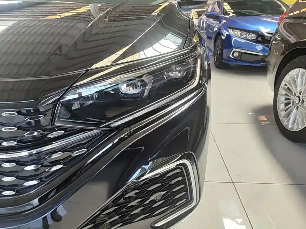 2025 Volkswagen Passat Outstanding Edition 330TSI Starry Sky Elite Edition — миниатюра 24