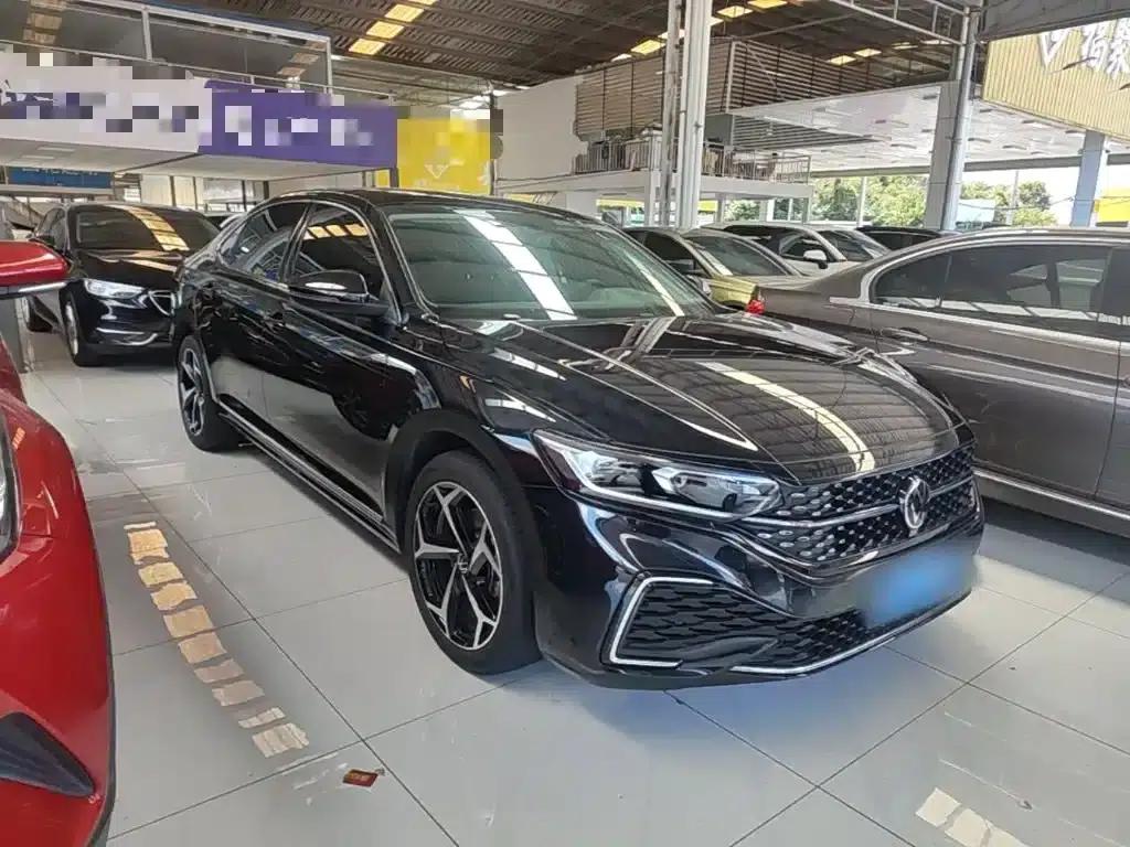 2025 Volkswagen Passat Outstanding Edition 330TSI Starry Sky Elite Edition — миниатюра 4