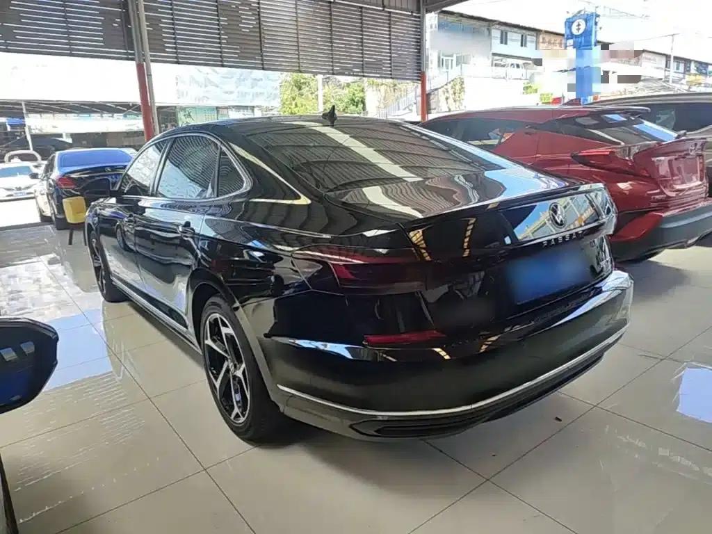 2025 Volkswagen Passat Outstanding Edition 330TSI Starry Sky Elite Edition — миниатюра 5