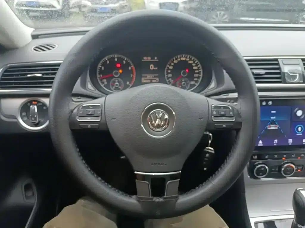 2015 Passat 1.8TSI DSG Premium Edition — миниатюра 11