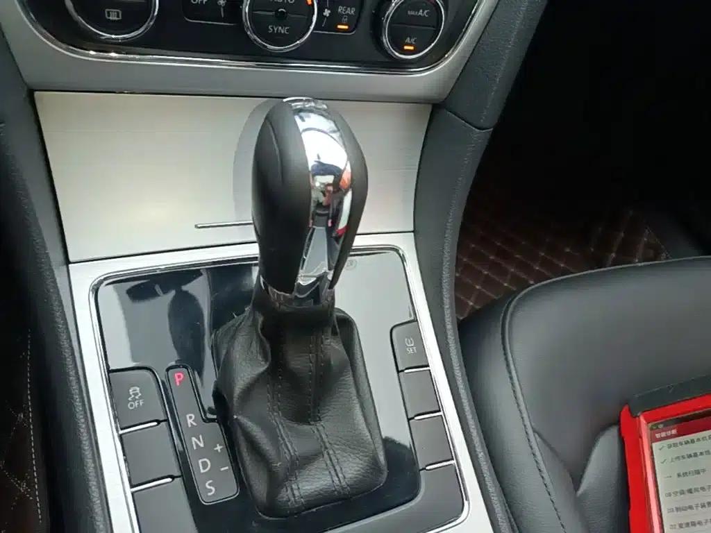 2015 Passat 1.8TSI DSG Premium Edition — миниатюра 14