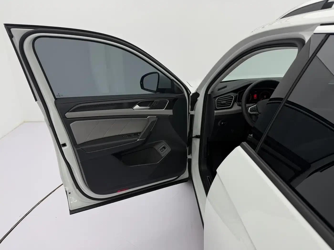 Tayron 2023 280TSI 2WD Luxury Plus Advanced Edition — миниатюра 18