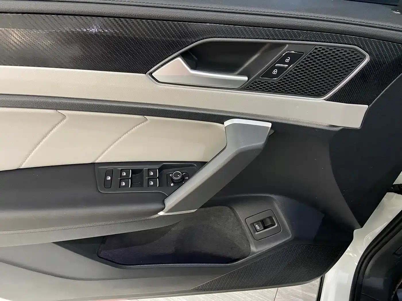 Tayron 2023 280TSI 2WD Luxury Plus Advanced Edition — миниатюра 18