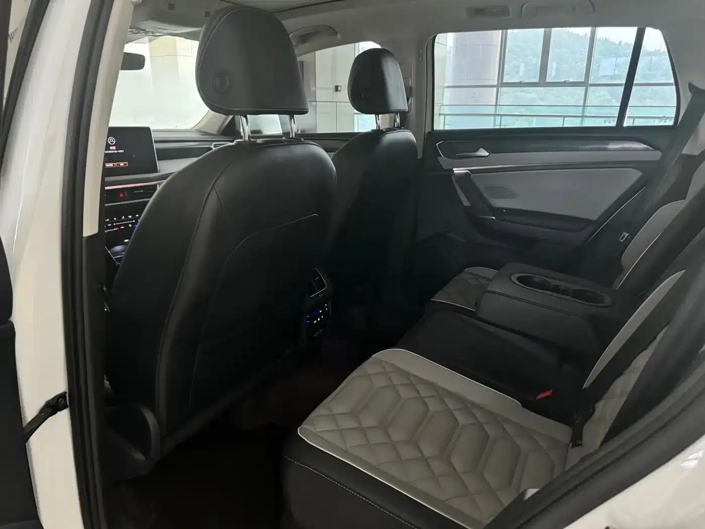 Tayron 2023 330TSI 2WD Luxury Plus Advanced Edition — миниатюра 13
