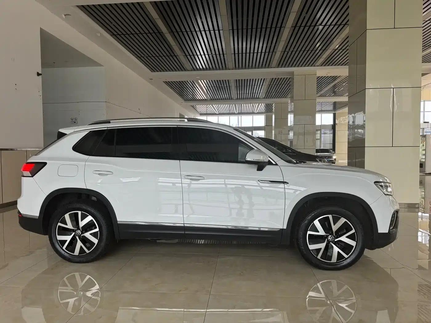 Tayron 2023 330TSI 2WD Luxury Plus Advanced Edition — миниатюра 4
