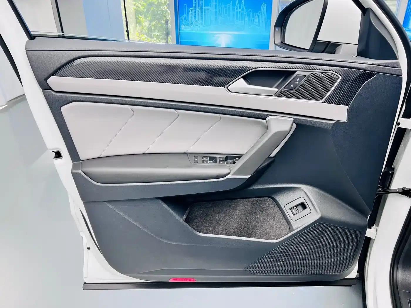 Tayron 2023 280TSI 2WD Luxury Plus Advanced Edition — миниатюра 10