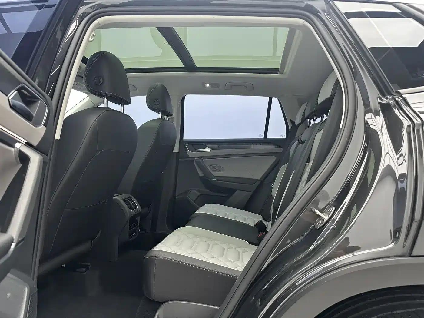 Tayron 2023 280TSI 2WD Luxury Plus Advanced Edition — миниатюра 6