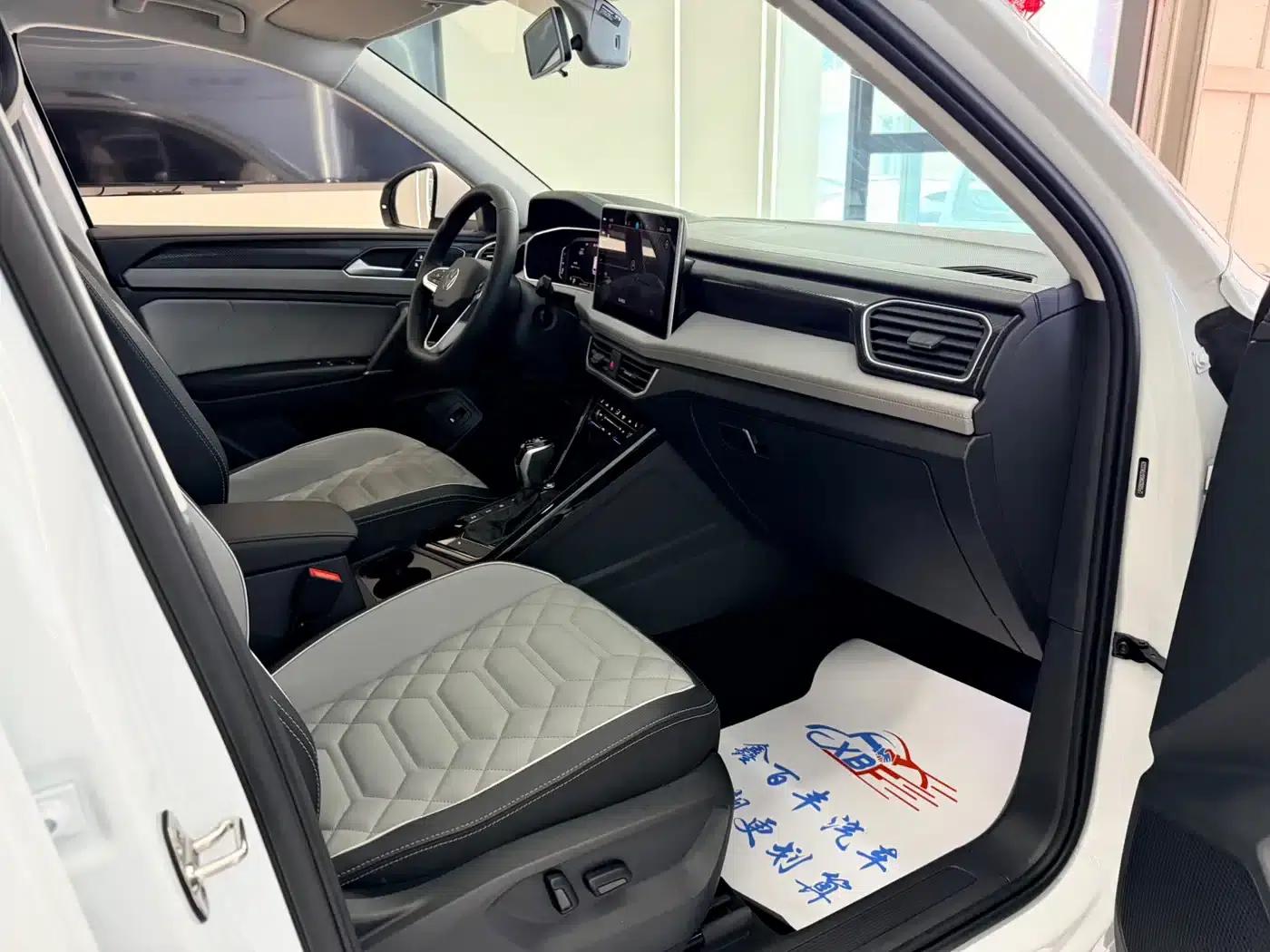 Tayron 2025 Popular Edition 300TSI — миниатюра 6