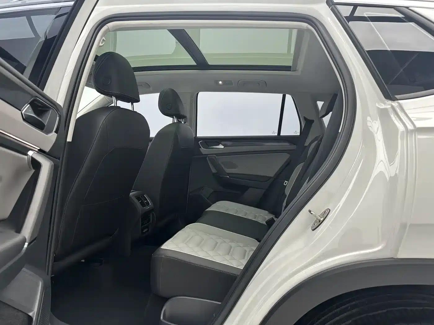 Tayron 2023 280TSI 2WD Luxury Plus Advanced Edition — миниатюра 6