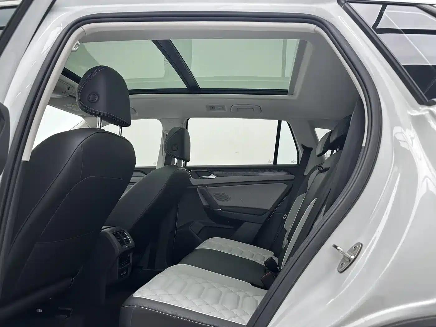 Tayron 2023 280TSI 2WD Luxury Plus Advanced Edition — миниатюра 6