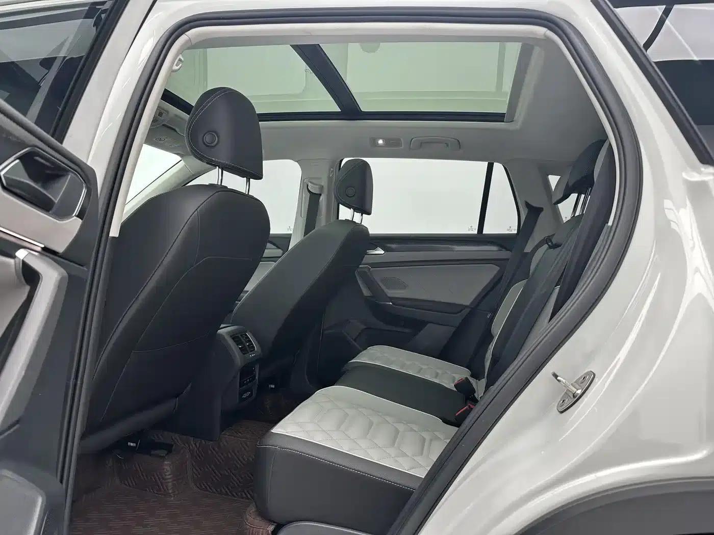Tayron 2023 280TSI 2WD Luxury Plus Advanced Edition — миниатюра 6