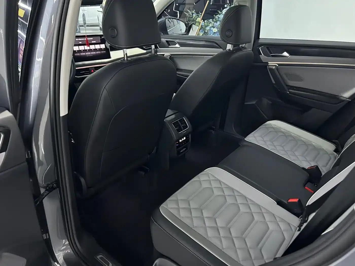 Tayron 2023 280TSI 2WD Luxury Plus Advanced Edition — миниатюра 4