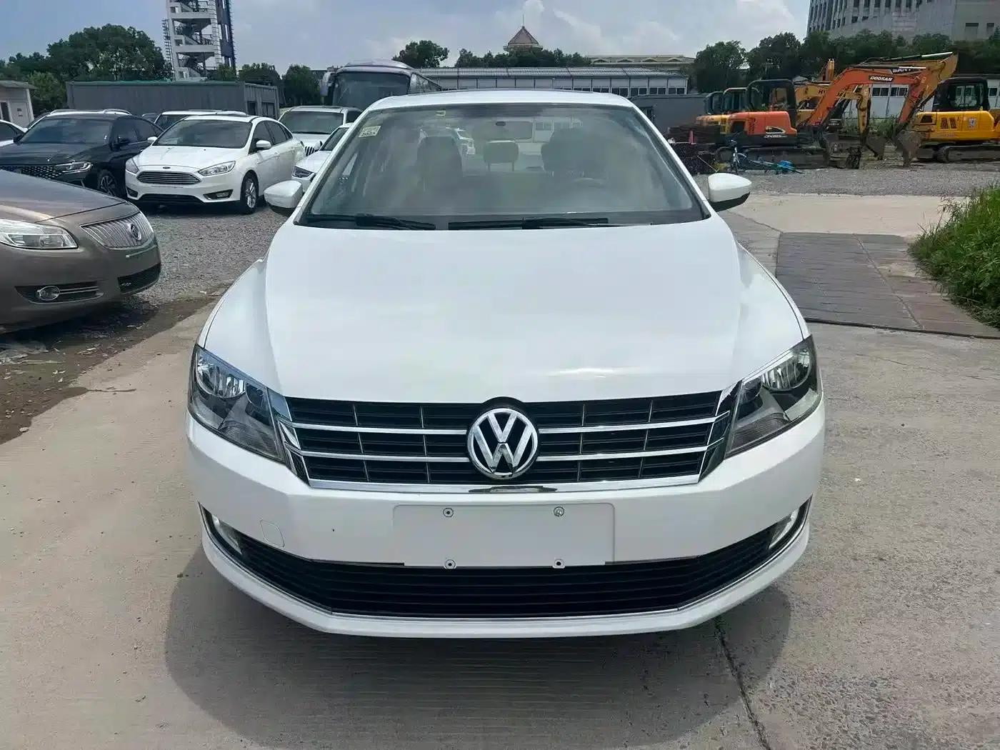 2013 Volkswagen Lavida Classic Facelift 1.6L Automatic Comfort Edition — миниатюра 1