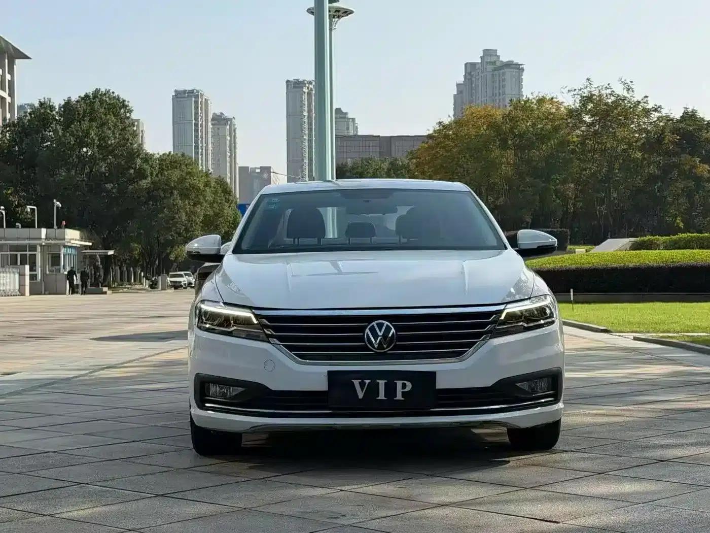 2021 Volkswagen Lavida 1.5L Manual Comfort Edition — миниатюра 1