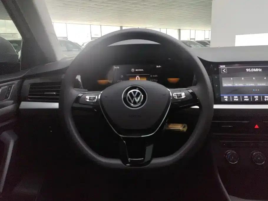 2022 Volkswagen Lavida 1.5L Automatic Comfort Edition — миниатюра 15
