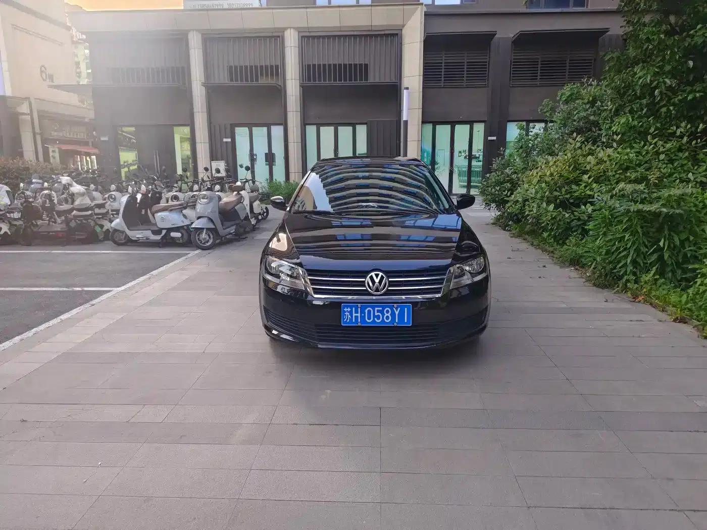 2015 Volkswagen Lavida 1.6L Automatic Fashion Edition — миниатюра 1