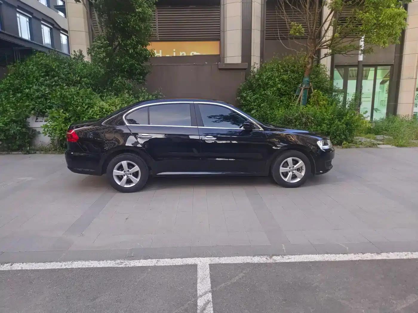 2015 Volkswagen Lavida 1.6L Automatic Fashion Edition — миниатюра 4