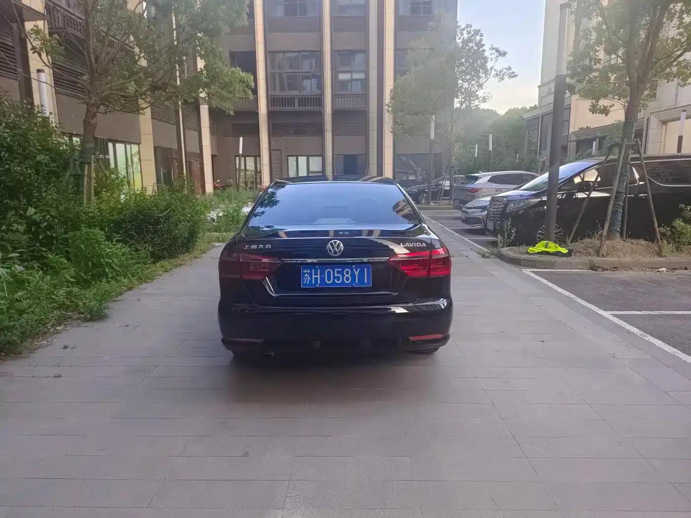 2015 Volkswagen Lavida 1.6L Automatic Fashion Edition — миниатюра 5
